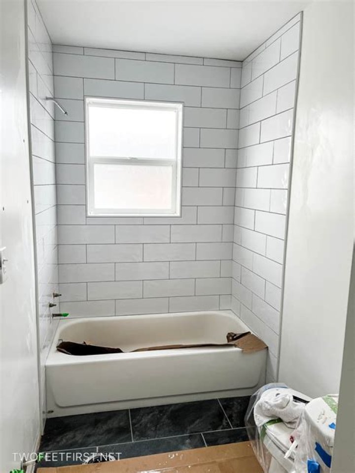 Can you put trim around a bathtub