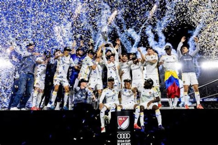 How many wins does LA Galaxy have