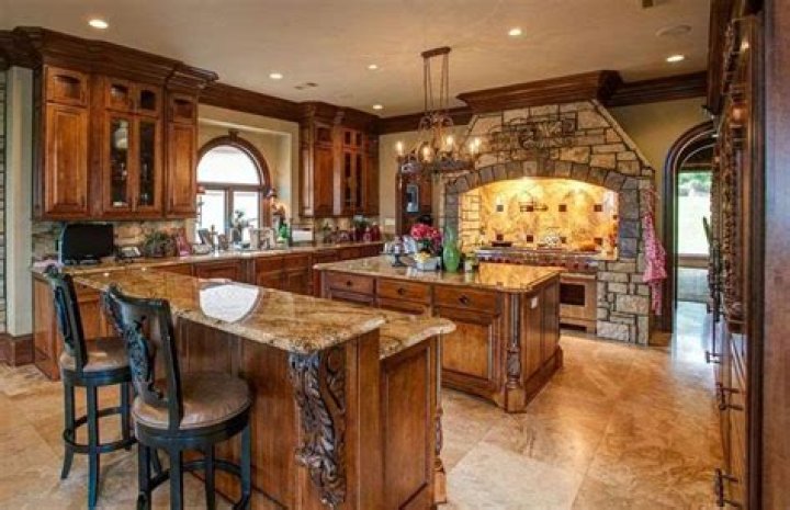 What is a Tuscan style kitchen