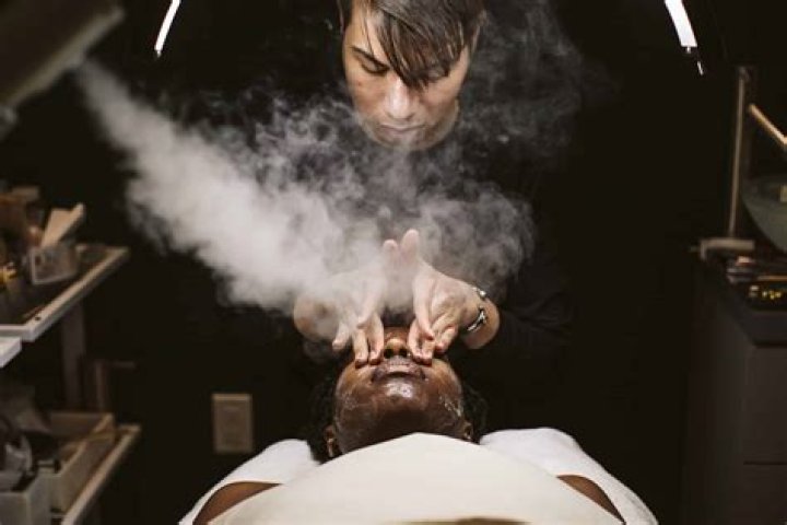 What is an organic facial peel