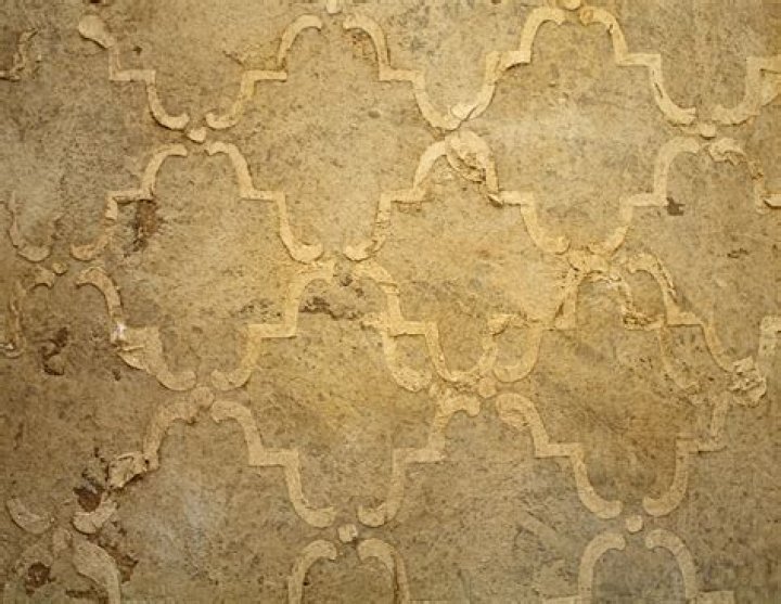 What is glaze in faux painting