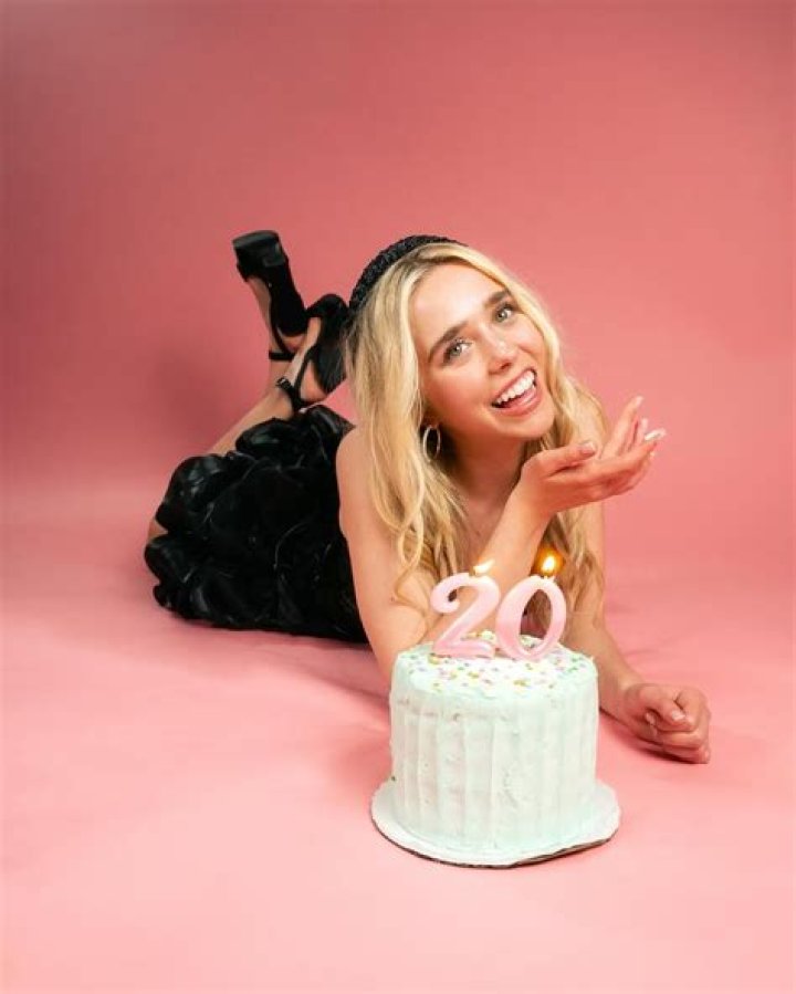 What is Jenna Davis famous for